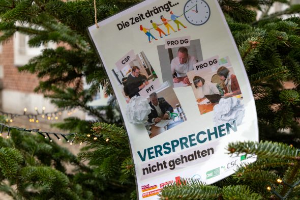 Demonstration des nicht-kommerziellen Sektors vor dem Regierungssitz in Eupen