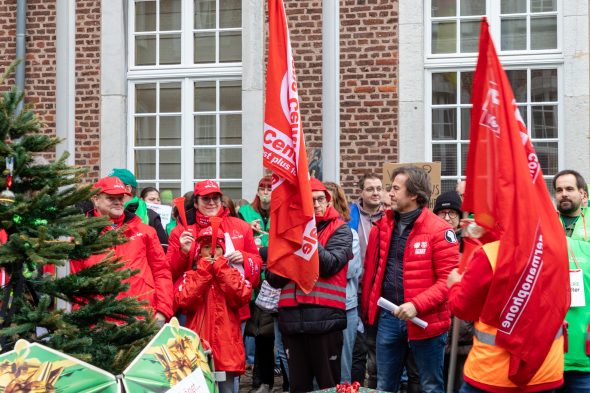 Demonstration des nicht-kommerziellen Sektors vor dem Regierungssitz in Eupen