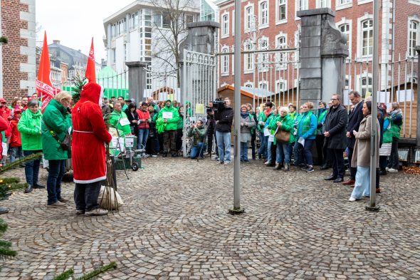 Demonstration des nicht-kommerziellen Sektors vor dem Regierungssitz in Eupen
