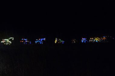 Traktoren bei der Lichterfahrt 2025