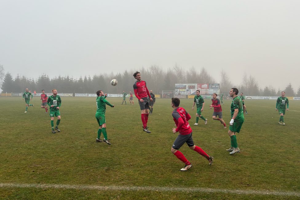 Spieler im Nebel bei Büllingen vs Oudler