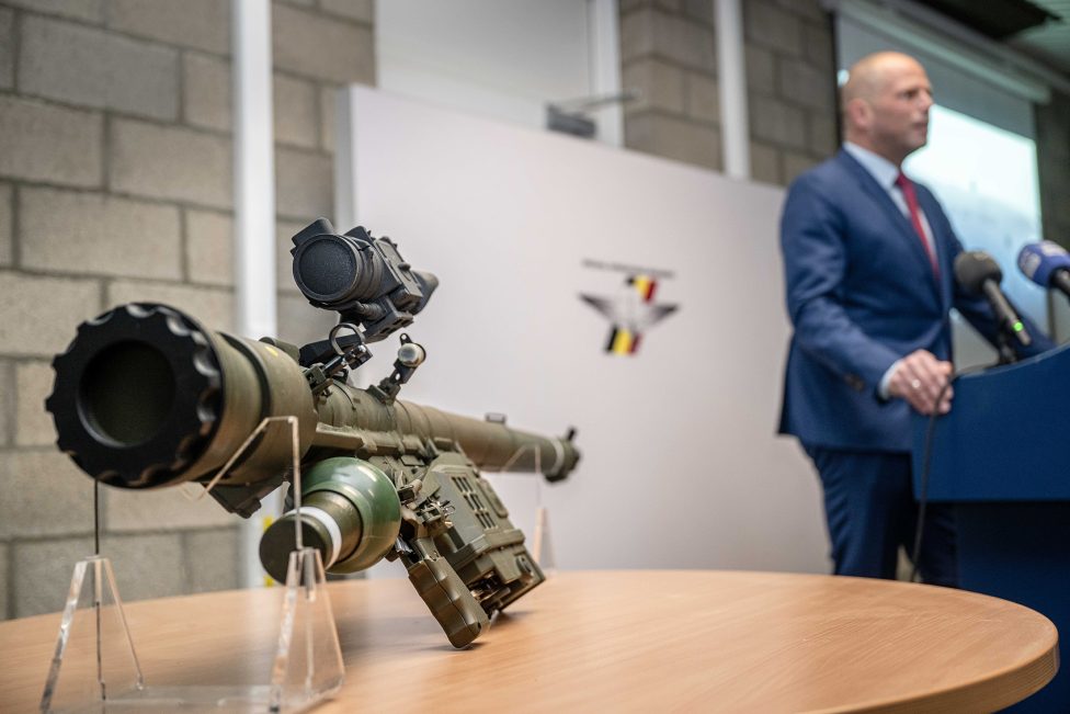 Piorun-Flugabwehrrakete bei einer Pressekonferenz von Verteidigungsminister Theo Francken in Löwen