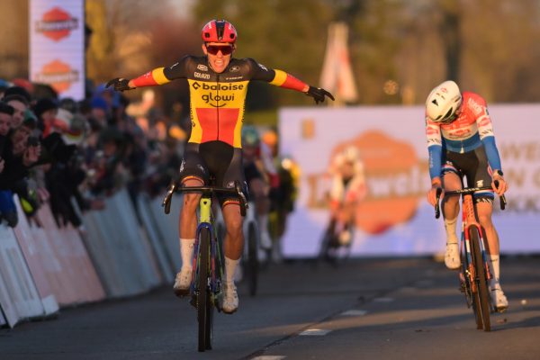 Thibau Nys gewinnt Radcross-Weltcup-Rennen in Dendermonde