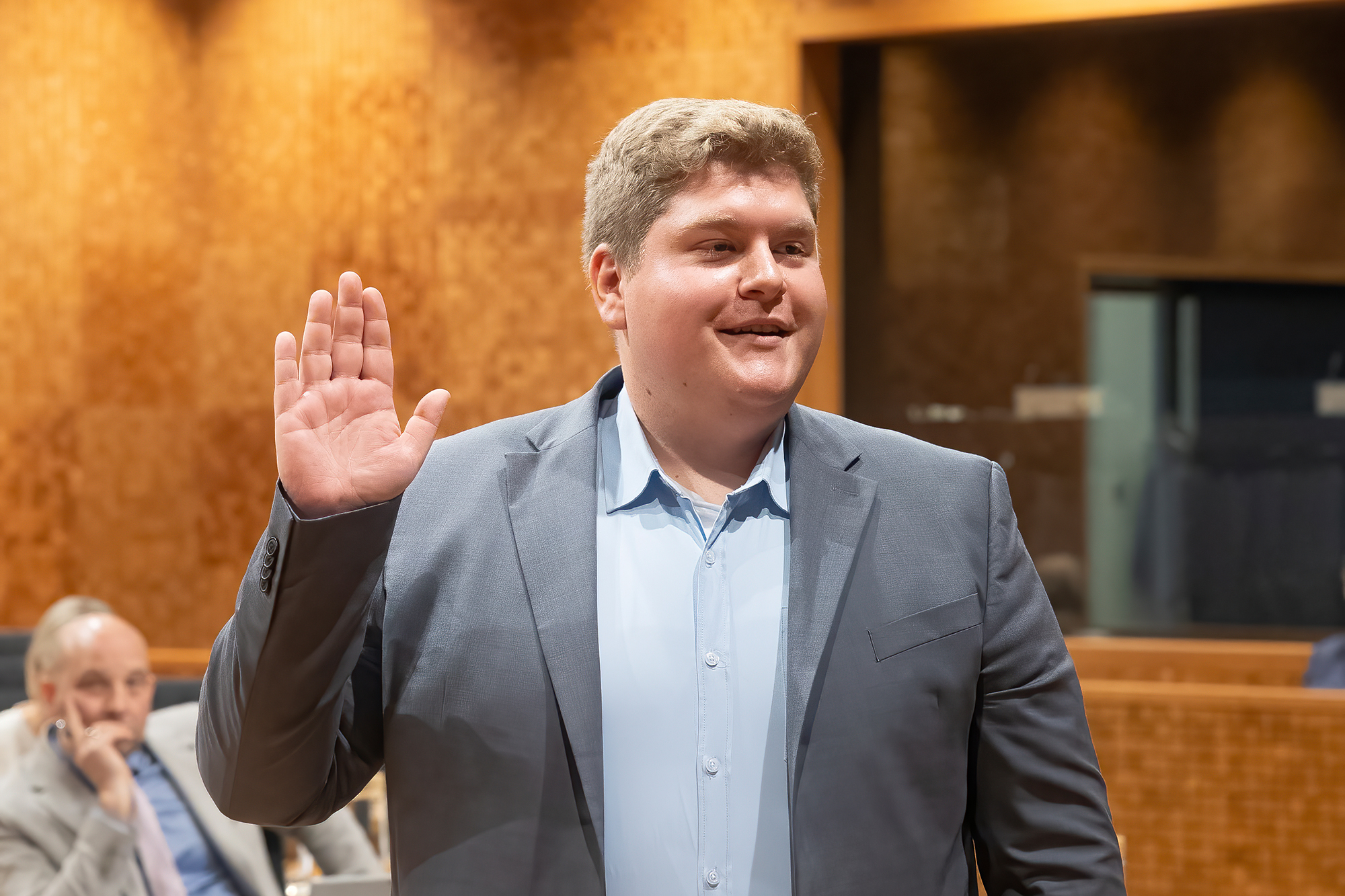 PDG-startet-in-Haushaltswoche-Frederik-Wertz-als-neuer-Abgeordneter-vereidigt