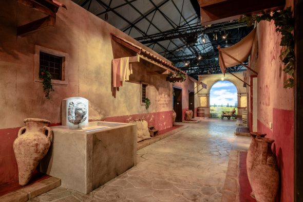 Straße in der Ausstellung "Zurück nach Pompeji"