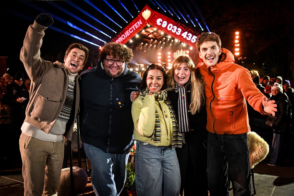 Abschluss von "De Warmste Week" am Mittwochabend: Niels Destadsbader, Manu Van Acker, Kawtar Ehlalouch, Eva De Roo und Dries Lenaerts