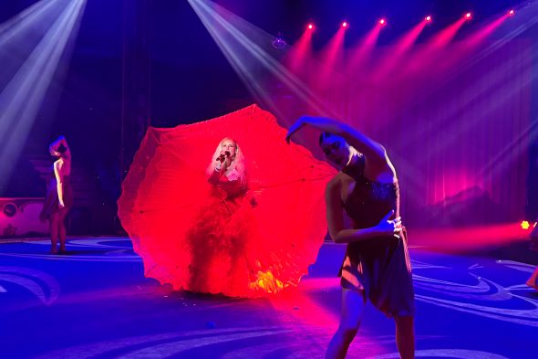 Gesangs-Act beim Aachener Weihnachtscircus