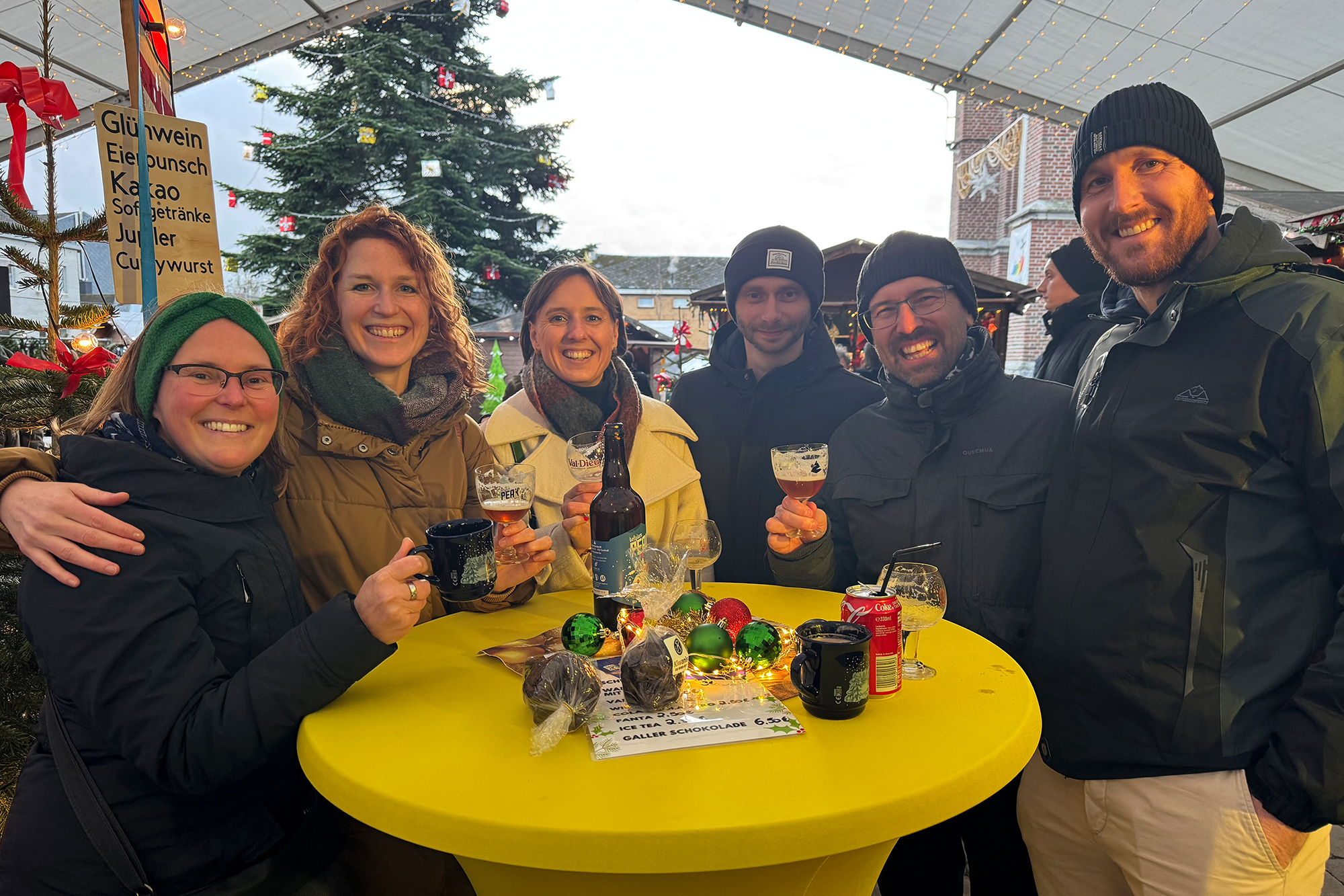 Zwischen-Gl-hwein-und-Musik-Der-Kelmiser-Weihnachtsmarkt