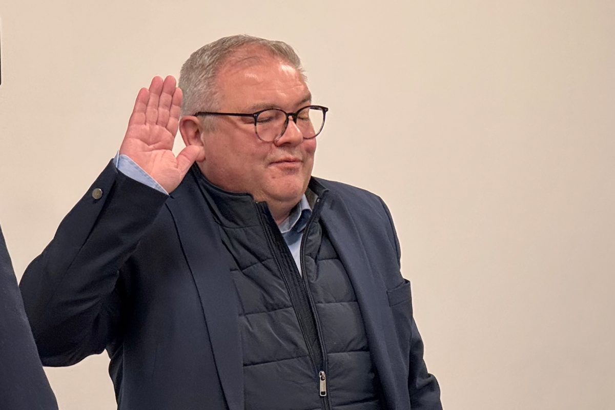 Alain Schmets bei der Vereidigung