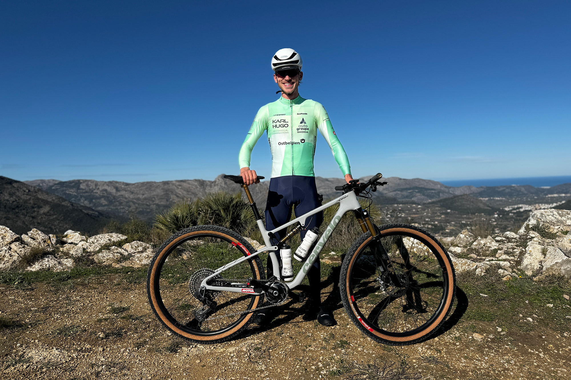 Arne-Janssens-holt-sich-den-Feinschliff-am-Col-de-Rates