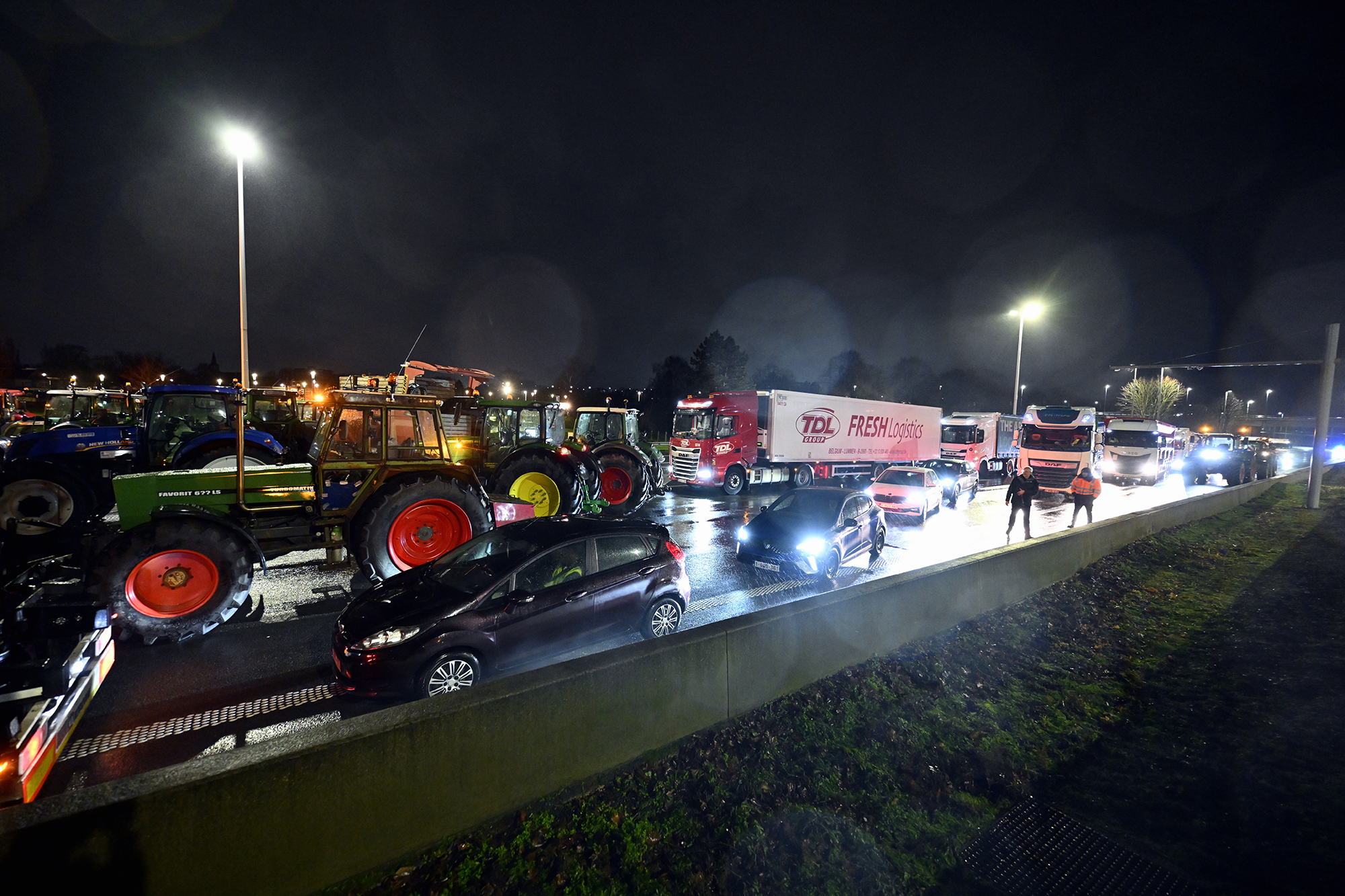 Sturmtief-Goretti-und-Bauernproteste-sorgen-f-r-schwierige-Verkehrsverh-ltnisse