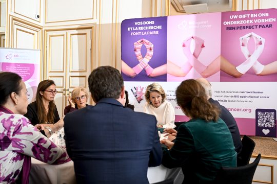 Königin Mathilde besucht Breast International Group
