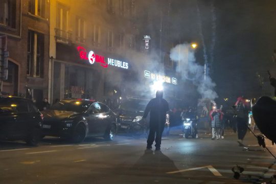 randalierende Fußball-Fans in der Nähe der Metro-Station Zwarte Vijvers/ Etangs Noirs in Brüssel