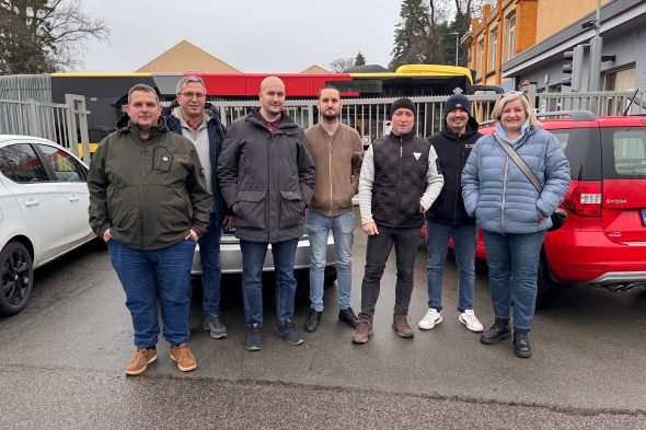 Streikende Busfahrer am Busdepot Eupen