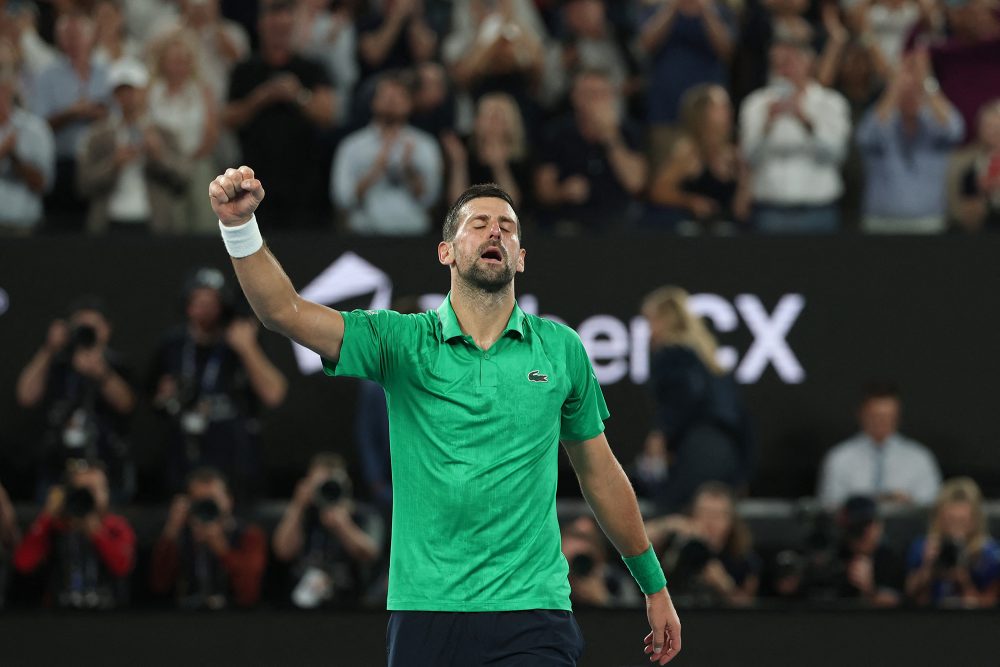 Novak Djokovic reckt die Faust in die Luft