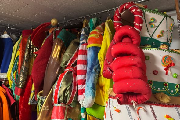 Kostümfundus von Domm&Dööl im Keller