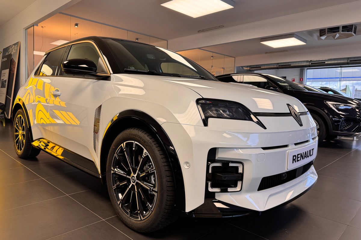 ausgestellter Neuwagen