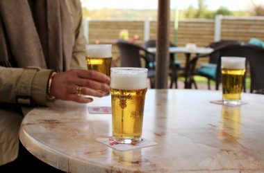 Eupener Bier auf einer Terrasse