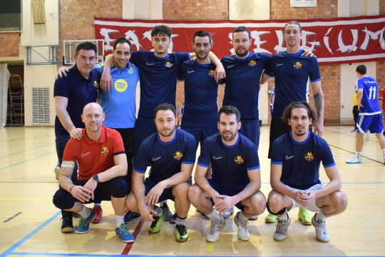 Die Barcelona-Fans sind Sieger des Hallenturniers der ostbelgischen Fanclubs in Worriken