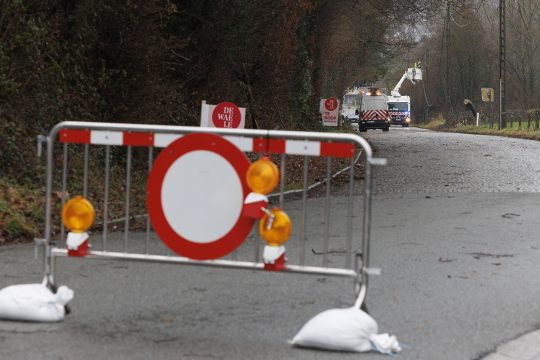 Absperrung wegen umgestürzter Bäume durch Sturm Goretti
