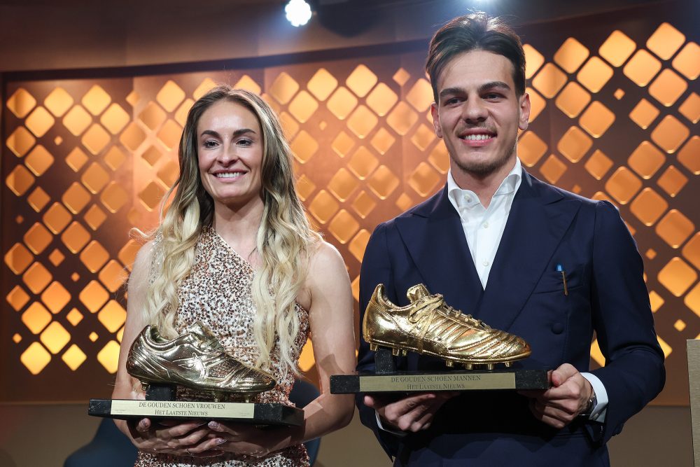 Ardon Jashari und Tessa Wullaert mit dem Goldenen Schuh