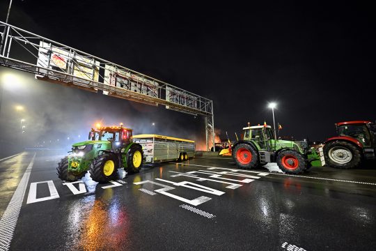 Landwirte blockieren Autobahnen in der Wallonie