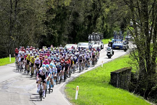 Radfahrer beim Rennen Lüttich-Bastogne-Lüttich im Jahr 2025