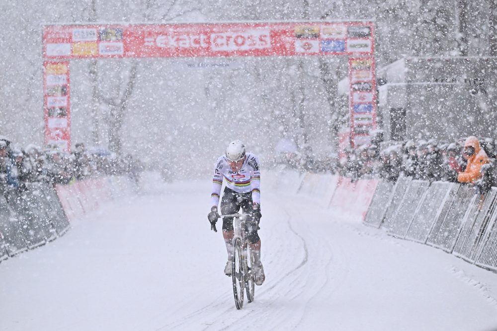 Mathieu van der Poel gewinnt den Zilvermeercross