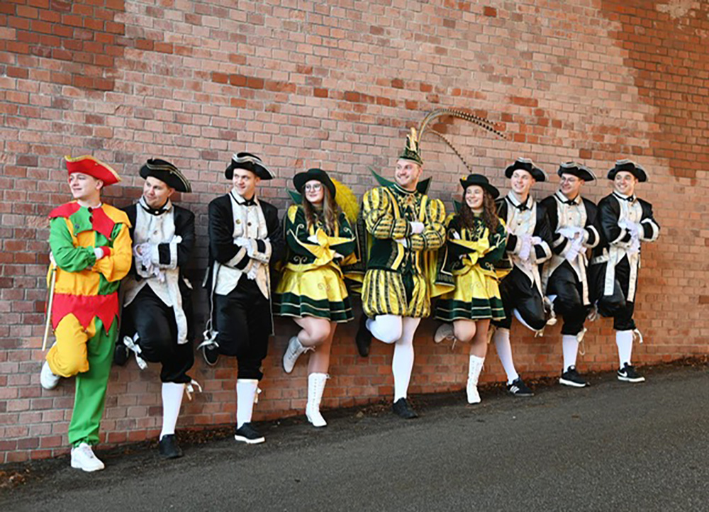 Prinz Yoshua I. und Gefolge