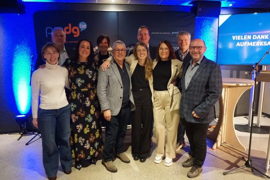 Gruppenbild der Abgeordneten und Minister von ProDG