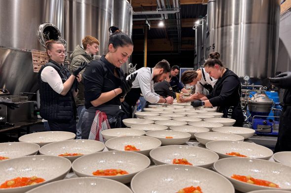 Sterneköchin Ricarda Grommes beim Benefiz-Dinner
