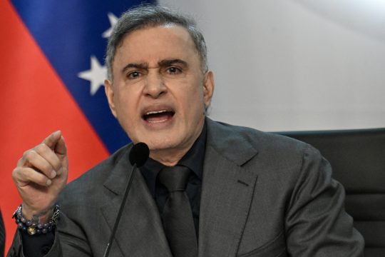 Generalstaatsanwalt William Saab bei der Pressekonferenz