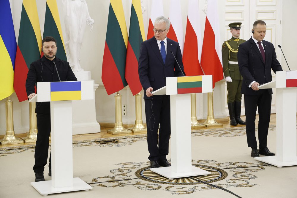 Der ukrainische Präsident Wolodymyr Selenskyj, Litauens Präsident Gitanas Nauseda und Polens Präsident Karol Nawrock bei der Pressekonferenz