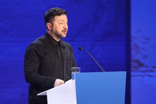 Der ukrainische Präsident Selenskyj bei einer Ansprache in Zypern