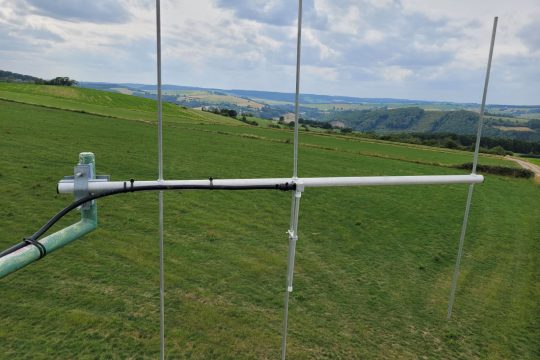 Aufnahme des BRF-Sendemastes in Auel von oben