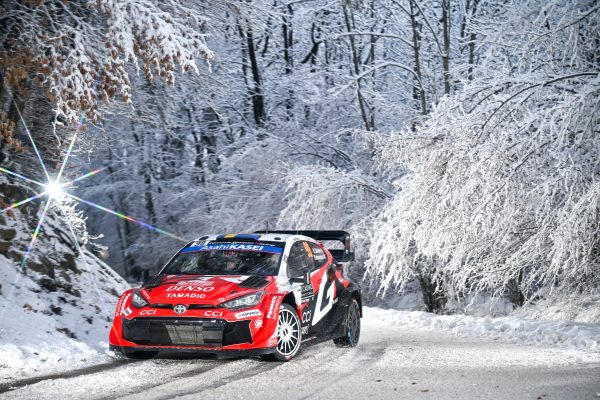 Oliver Solberg/Elliott Edmondson im Toyota bei der Rallye Monte-Carlo