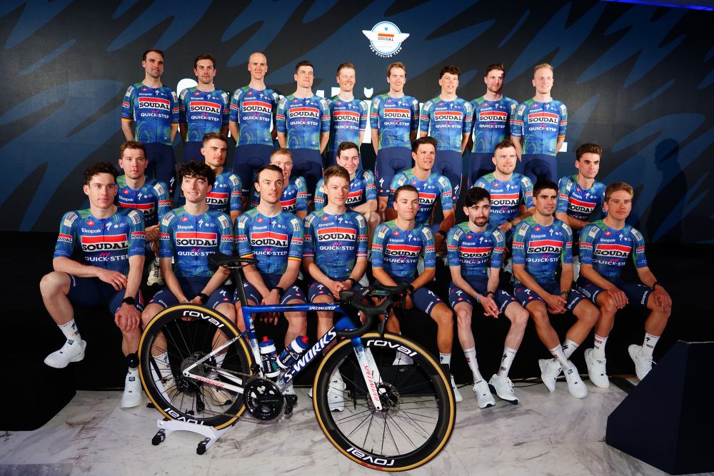 Teampräsentation von Soudal Quick-Step in Calpe am Donnerstag mit Laurenz Rex in der hinteren Reihe, Zweiter von rechts