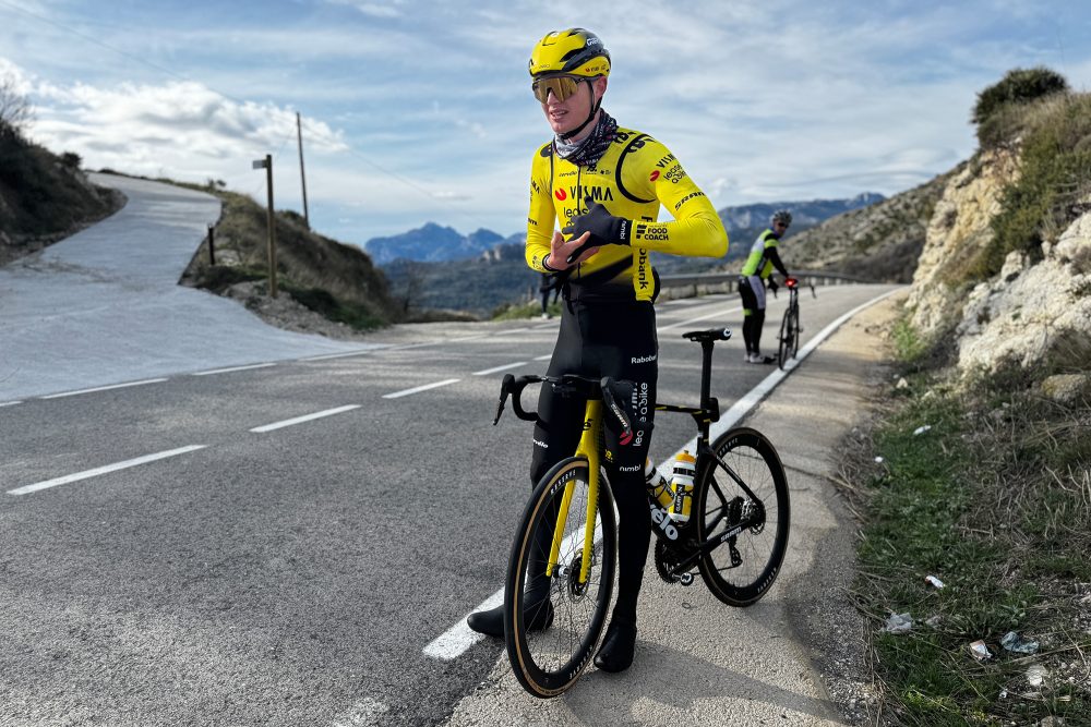 Tim Rex beim Training in Spanien - Pause am Straßenrand
