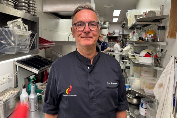 Sternekoch Eric Pankert in seiner Küche im Hotel-Restaurant Zur Post