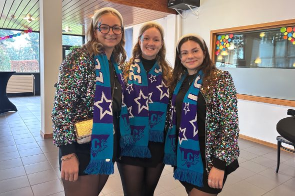 Karnevalisten am Altweiberdonnerstag im BRF-Foyer