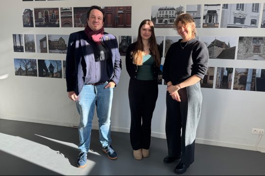 Museumsdirektor Jan Sabri Cetinkaya, Studentin Isabell Jahnke und die wissenschaftliche Mitarbeiterin Sina Hensel