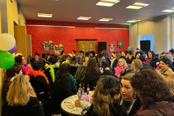 Möhnentreiben am dritten Fettdonnerstag in Burg-Reuland