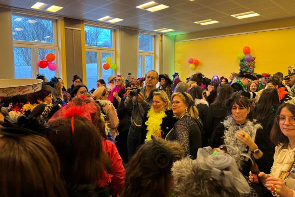 Möhnentreiben am dritten Fettdonnerstag in Burg-Reuland