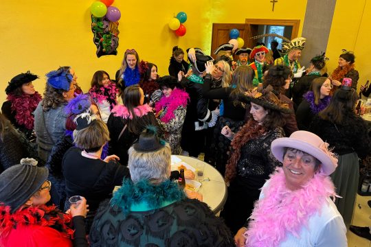 Möhnentreiben am dritten Fettdonnerstag in Burg-Reuland