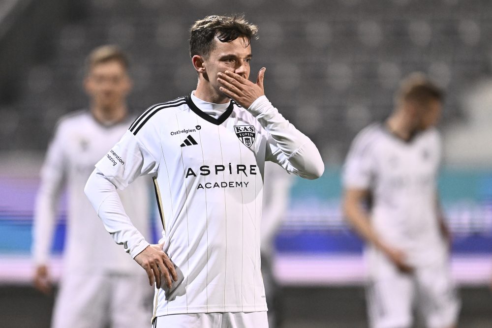 AS-Mittelfeldspieler Gaëtan Hendrickx auf dem Spielfeld, er schaut ernüchtert drein