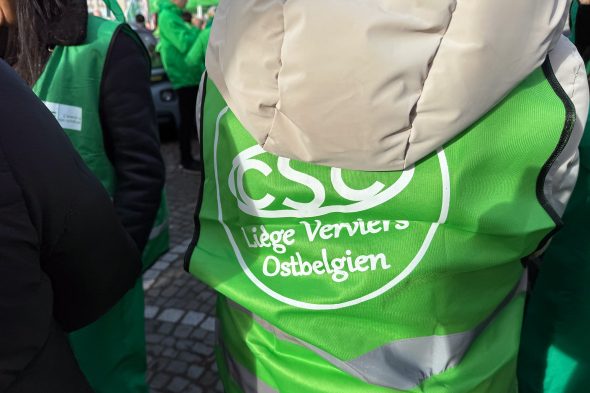 Demonstrierende CSC-Gewerkschafter