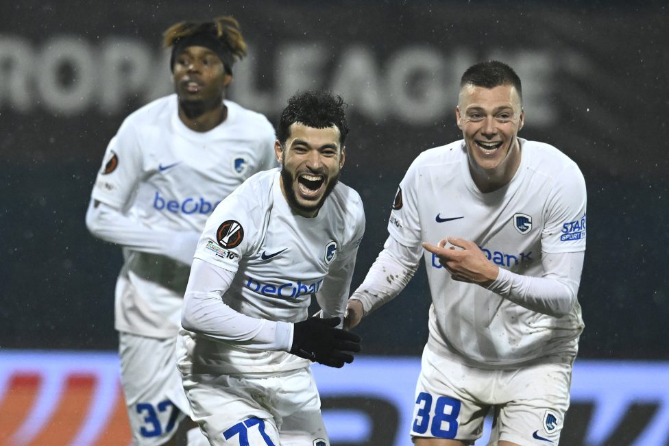 Genk-Spieler jubeln nach einem Torschuss