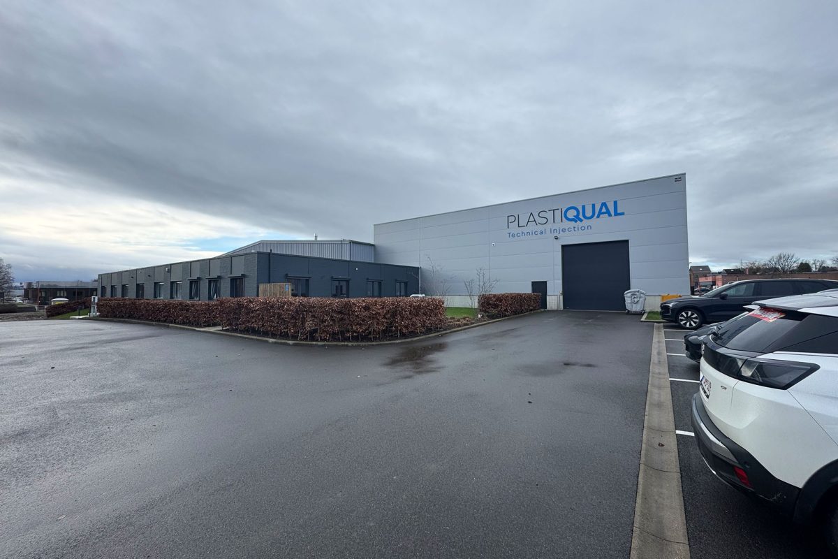 Außenaufnahme der Halle des Unternehmens