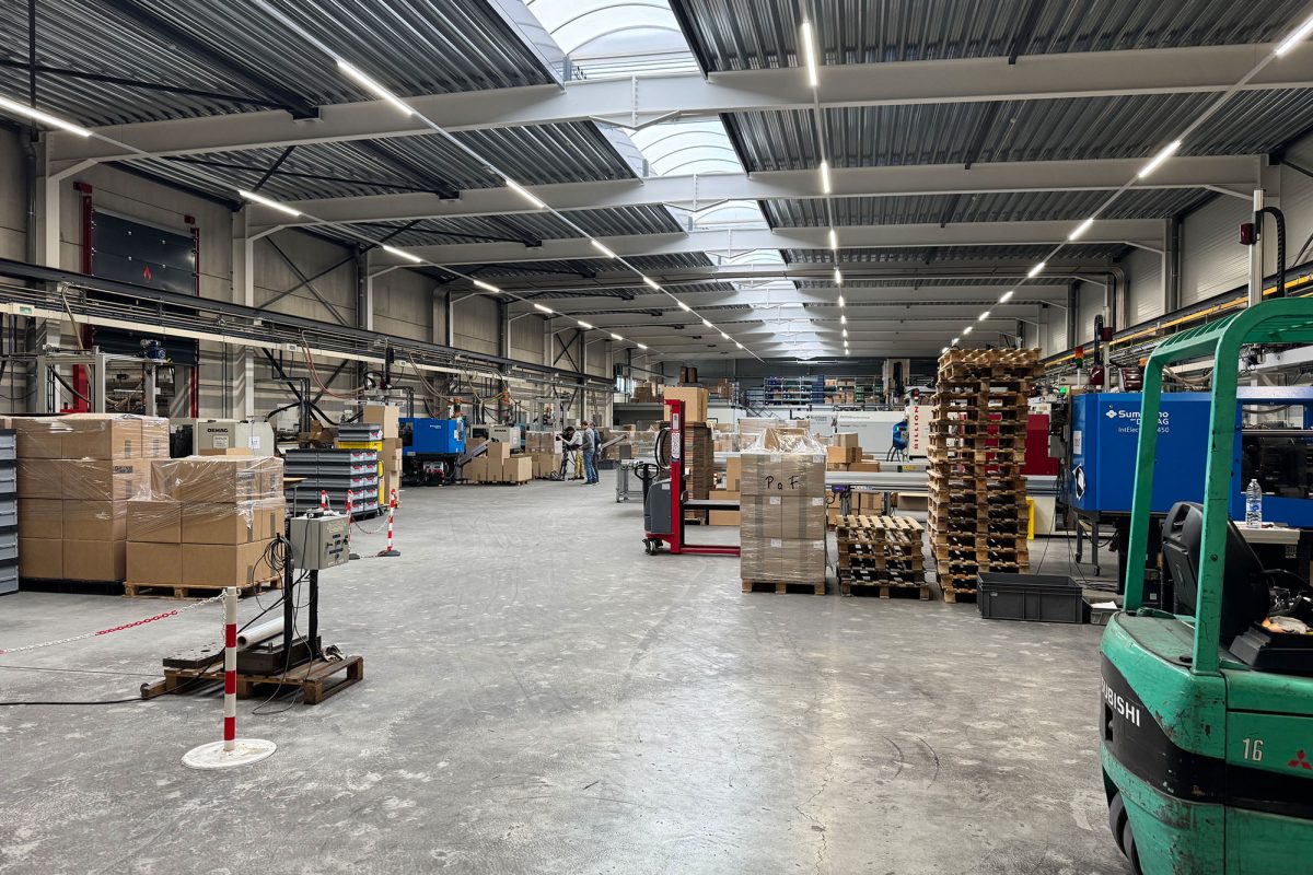 Die Werkhalle von Plastiqual