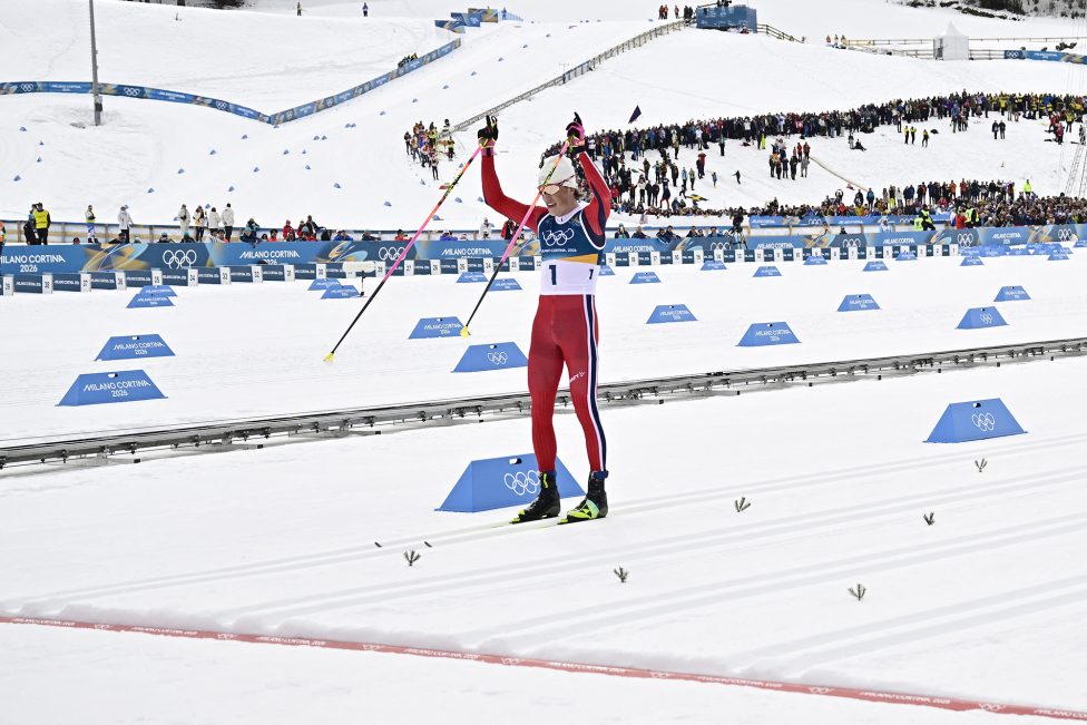 Johannes Klæbo gewinnt Massenstart im Skilanglauf